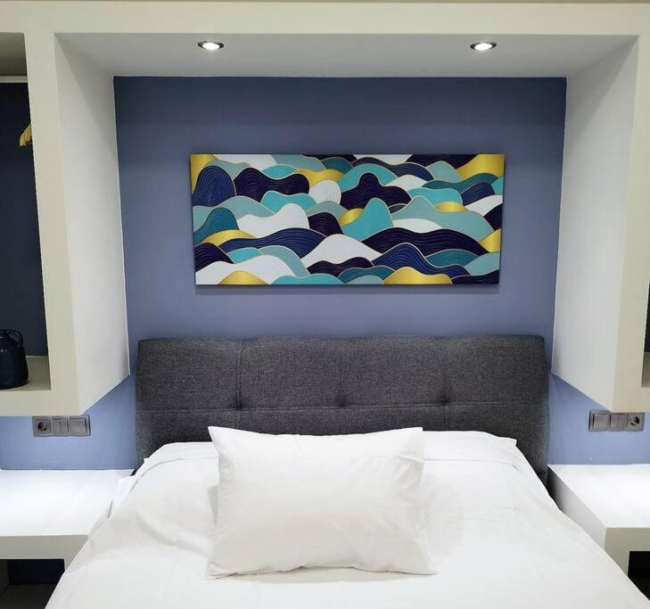 Farisma - Bright And In Apartment Kalamata